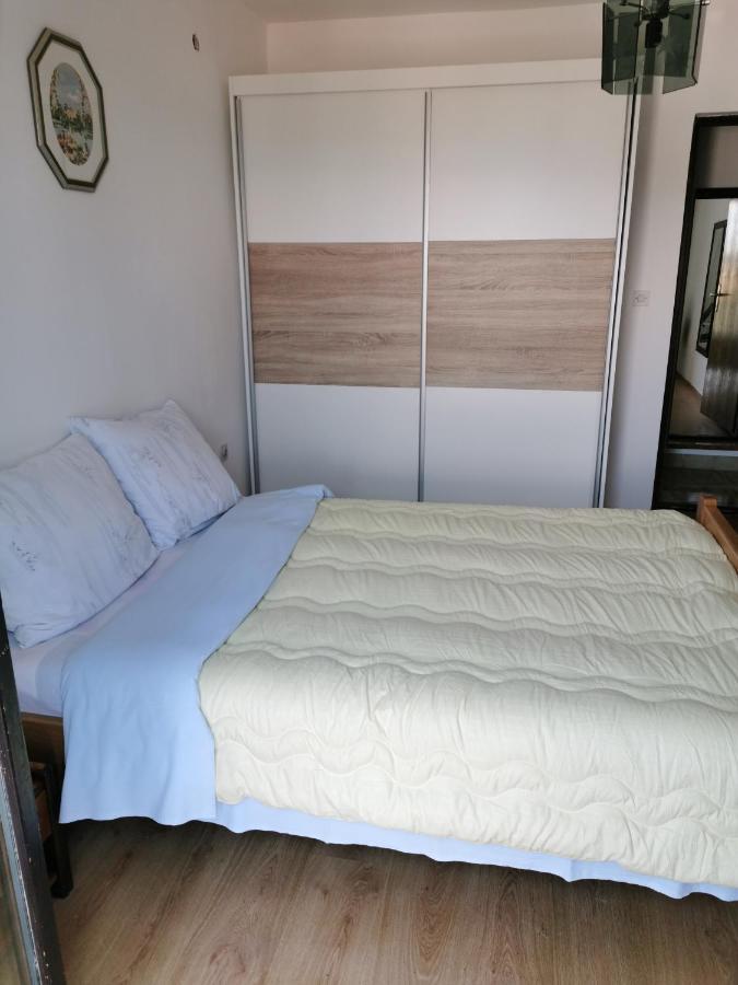 Apartment Dasek Ii, Njivice Exteriér fotografie
